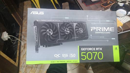 Asus 12 gb RTX 5070  Oc edition box pack