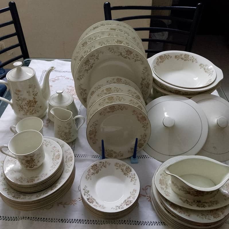 Offwhite Dinner Set 2