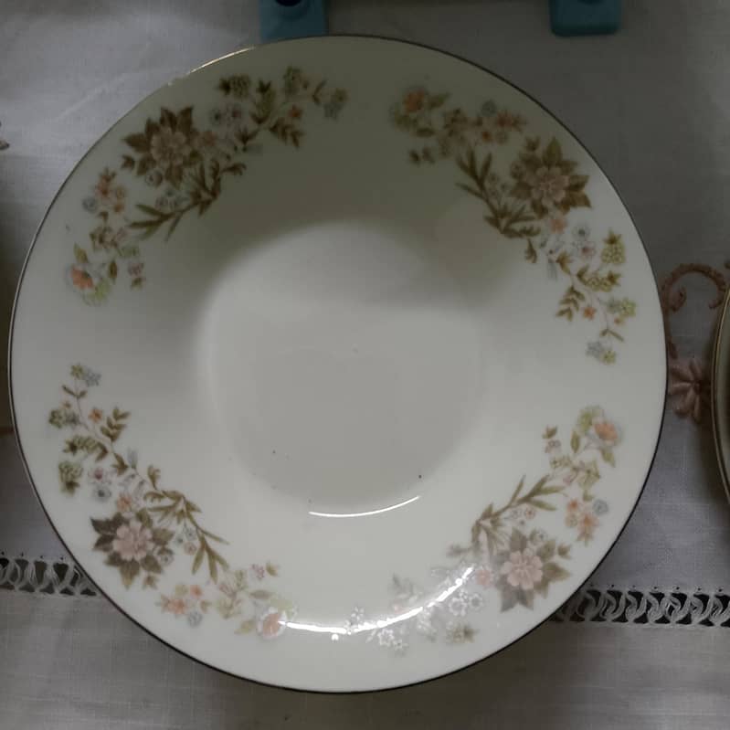 Offwhite Dinner Set 4