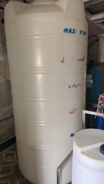 2 tenki 2000liter urgent sale good condition