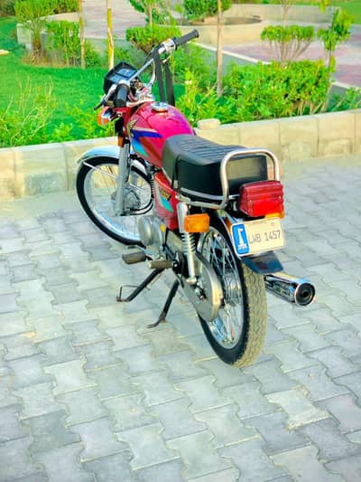 Honda 125 CG bike Lahore ka number 2005 model 03.29. 70.90. 19.3