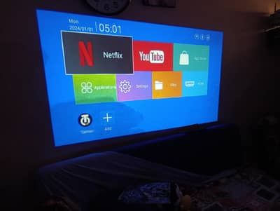 magcubic HY320 Mini android smart projector.