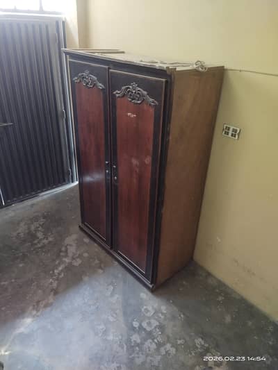 3 ply Portable Almirah in good condition