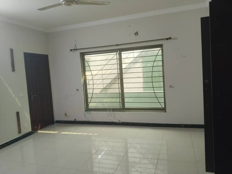 Upper portion for rent 9