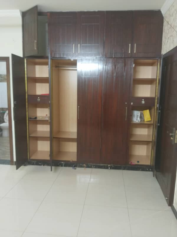 Upper portion for rent 11