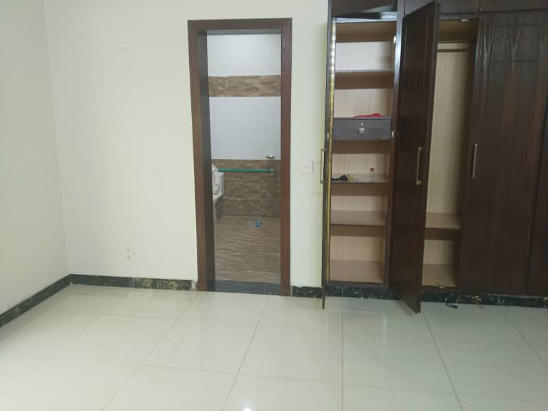 Upper portion for rent 12