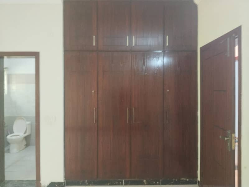 Upper portion for rent 15