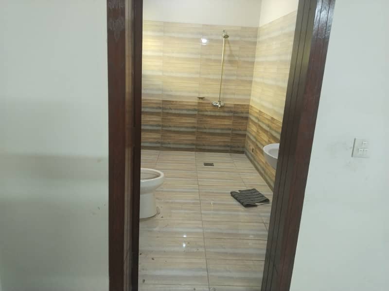 Upper portion for rent 17