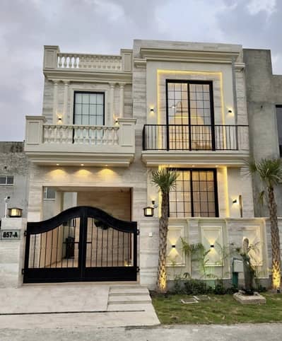 7 marla desighner house available for rent