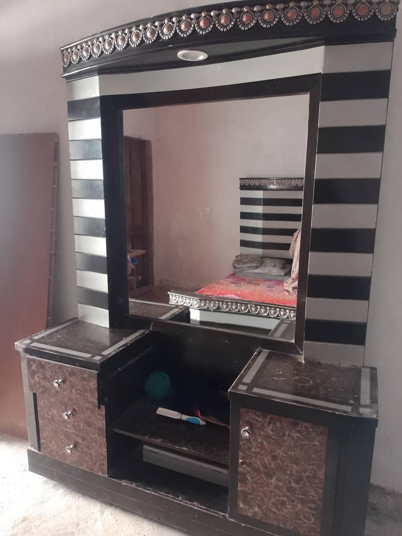 Bed /dressing table 1