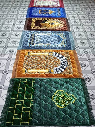 Luxury Velvet Prayer Mat Janamaz – Soft Padded Musalla with Traditiona