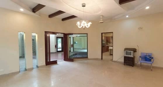 Askari 10 House Sized 10 Marla Is Available