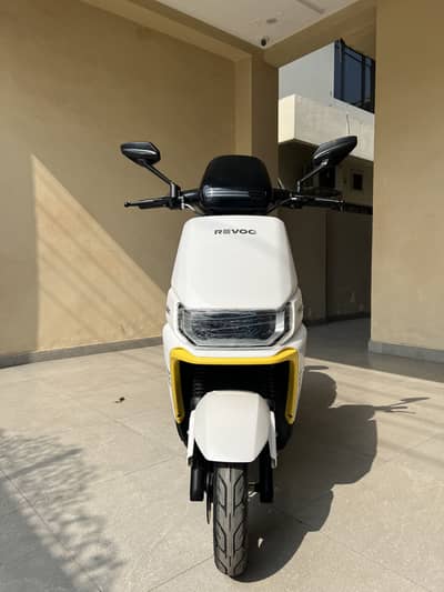 Revoo A 12 Electric Scooter bike Zero KM driven