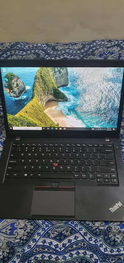 Lenovo ThinkPad t470s Core i5 6 Generation 8 gb ram 256 Ssd