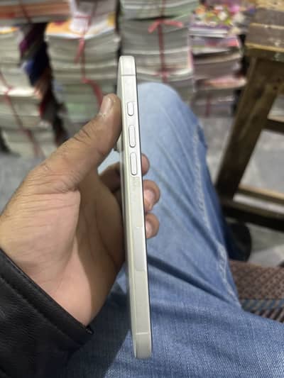 iPhone 16 plus 256GB.  JV