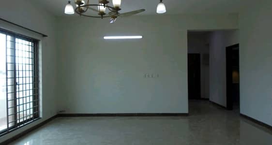 10 Marla Flat In Askari Of Lahore Is Available For sale