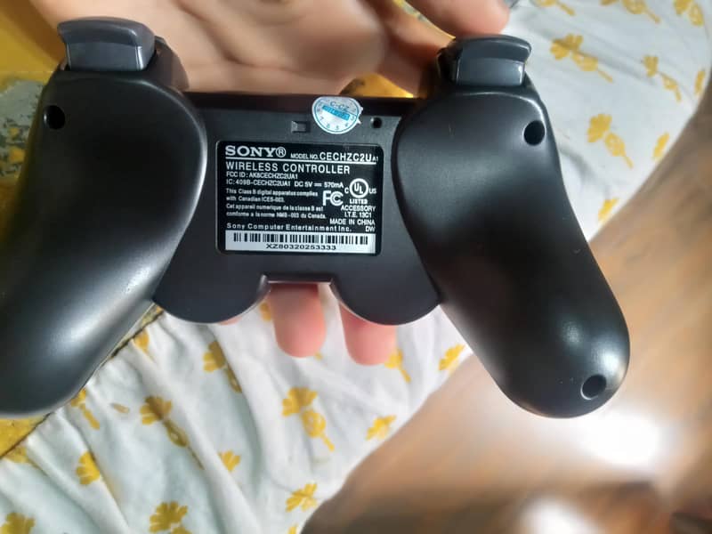 Monitor and ps3 controller 1