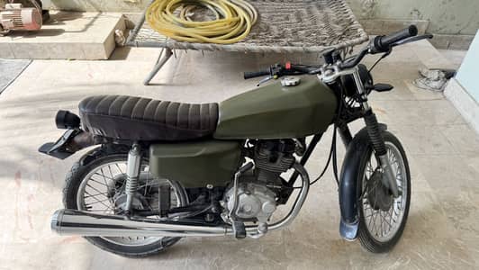 CG-125 Converted to Cafe racer. All Original parts are also available.