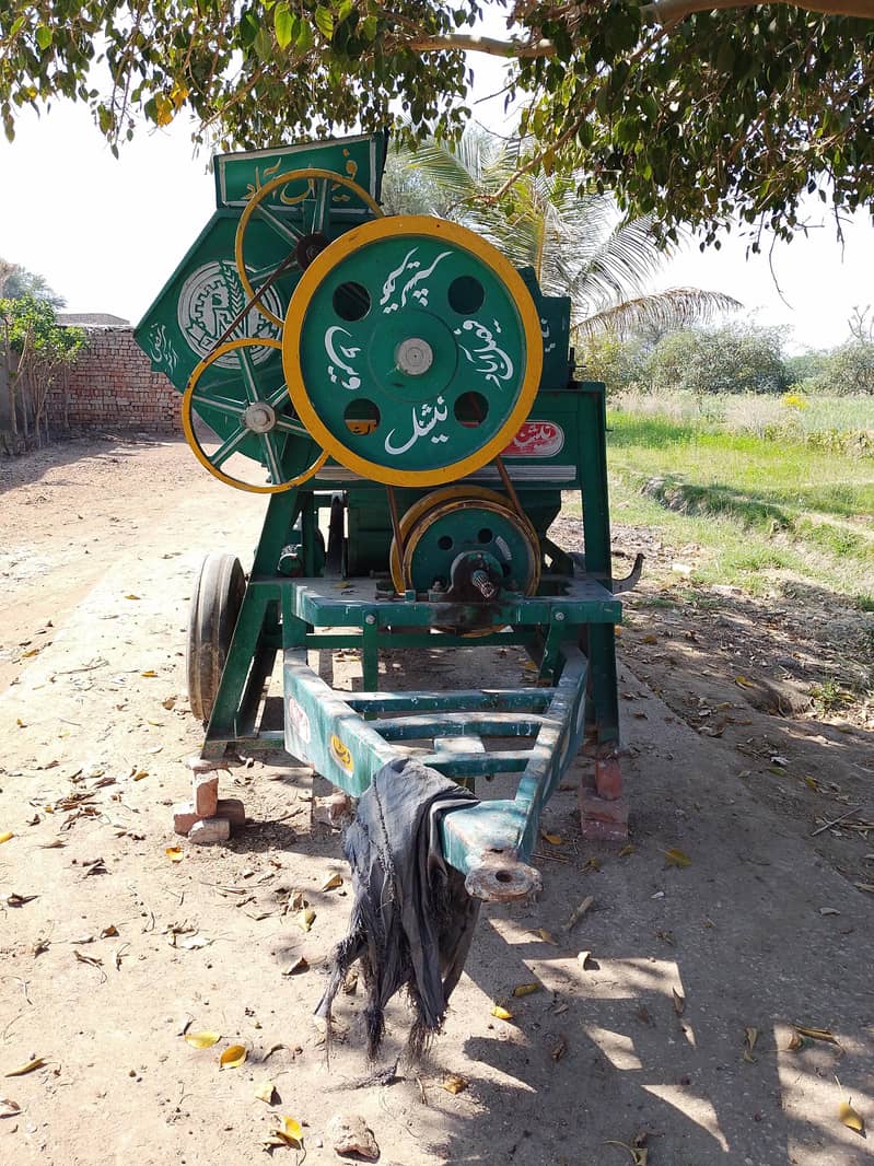 tractor wheat threshor 1