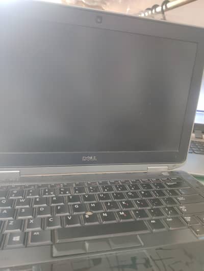 LAPTOP Dell  Argent sale !