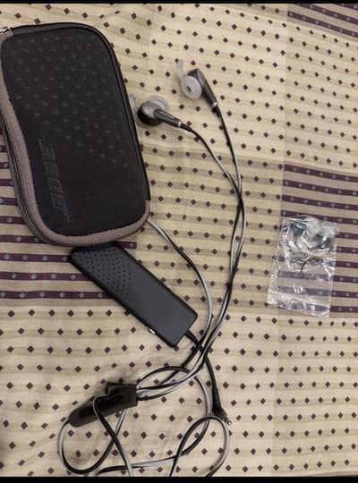 Bose QuietComfort 20i Acoustic Noise Cancelling Headphones