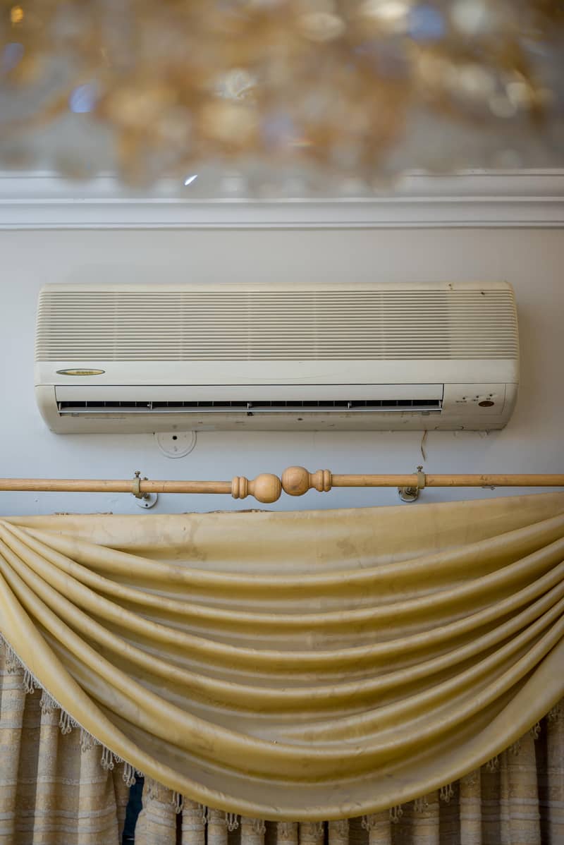 Waves 2 ton split ac 10/10 0