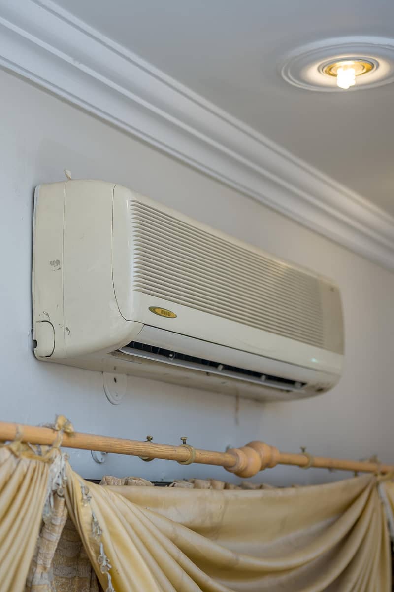 Waves 2 ton split ac 10/10 1