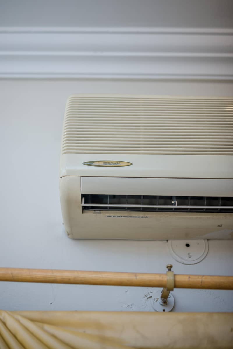 Waves 2 ton split ac 10/10 2