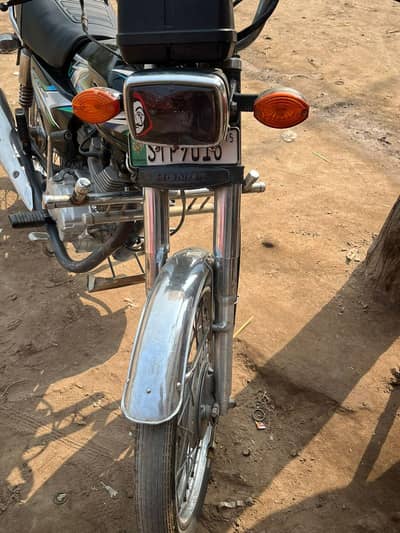 Honda 125 2015 model koi km ni Hona wala papr All ok number lag ha
