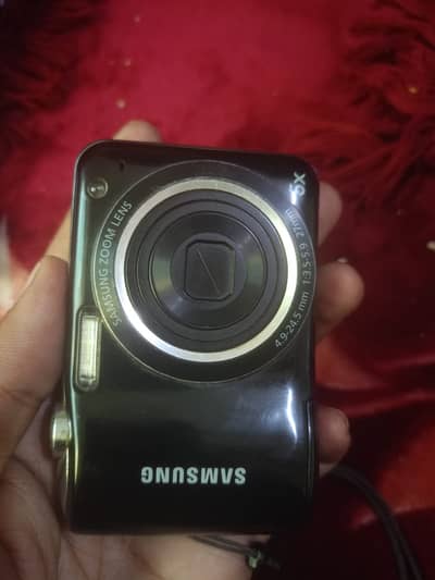 Samsung Camera 12.2 Megapixel – 5x Zoom