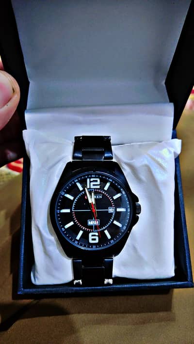 CURREN 8271 analog quartz watch for men.