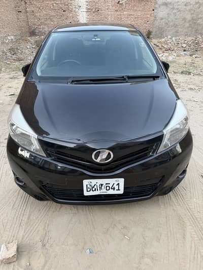 Vitz 2013 full option total genuine paint