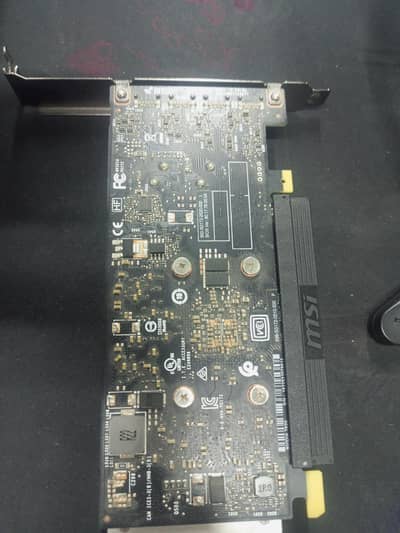 T600 4 GB DDR6 128 bit