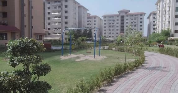 10 Marla Flat In Central Askari 10 For sale