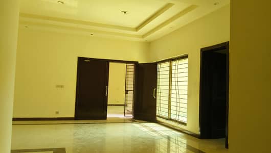 1 KANAL UPPER PORTION AVAILABLE FOR RENT IN VALENCIA TOWN