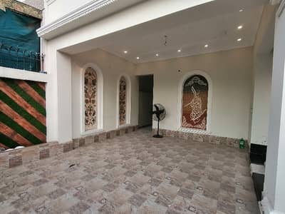 Prime Location In EME Society - Block A 20 Marla Upper Portion For rent