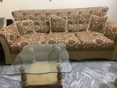 5 seter sofa with 2 tables