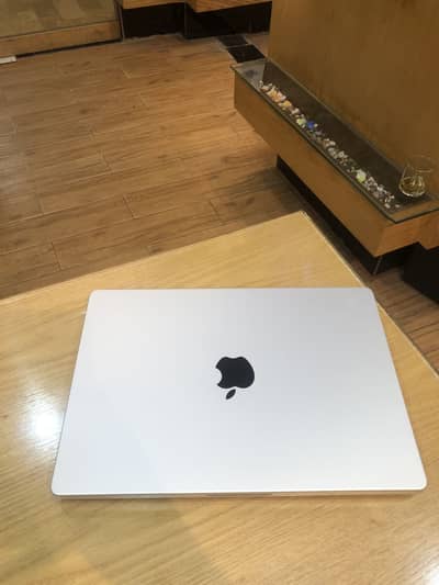 Macbook Pro M1 (2021) 32/1tb ,16inch display