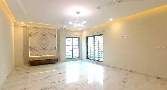A 13 Marla Flat In Lahore Is On The Market For rent