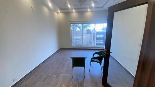 VALANCIA TOWN 1KANAL UPER PORTION FOR RENT