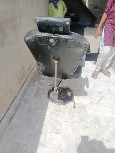 ladies beauty parlour chair