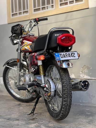 Honda 125 25 Model Urgent Sell 03473720272 wattsap