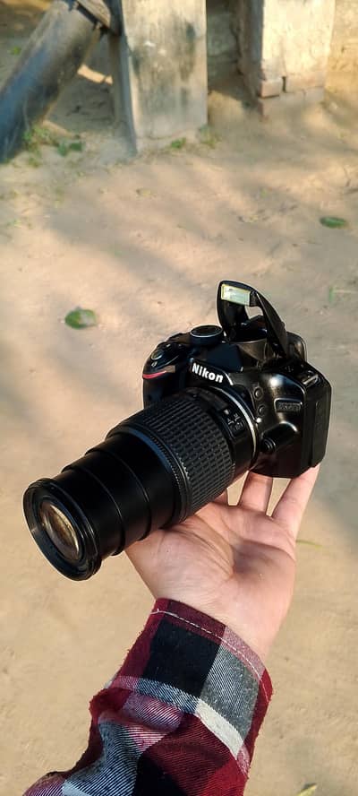 Dslr D3200 Nikon Professional Camra.    Lanz 55.200mm Atuo Nikon