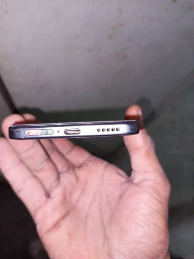 vivo v29e 5G back breek minor glass breek exchange possible