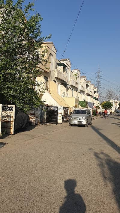 3 Marla Flat For Sale