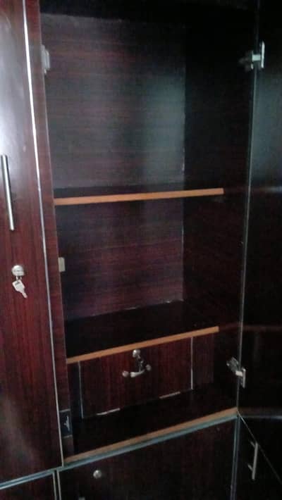 3 Door Almari Brand New Hai Boht Achi Quality My Hai