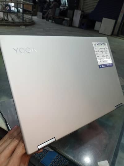 Lenovo Yoga 720-15IKB I7 7th HQ Gaming Laptop GTX 1050 4k display