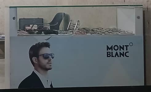 Counter for Eyeglasses | Optical Store