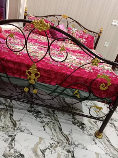 Iron Bed+Uniform Double Springs Mattress