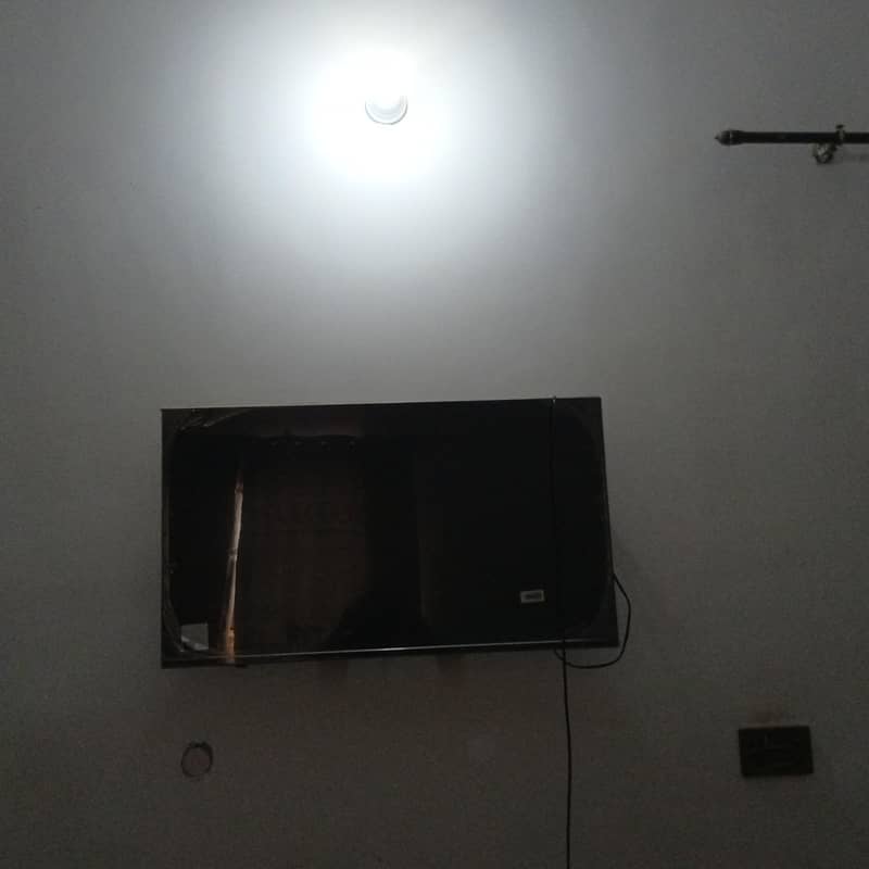 Haier lED 0